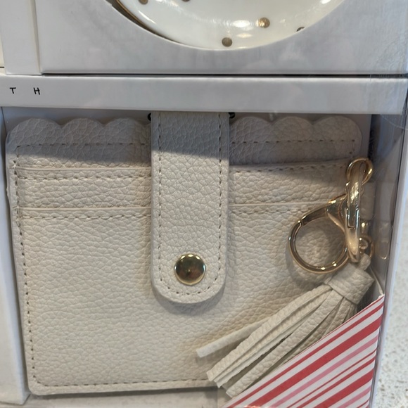 NWT Cream & Gold Accessory Gift Set - Bracelets, Dish, Wallet & Bag Charm - Picture 6 of 7